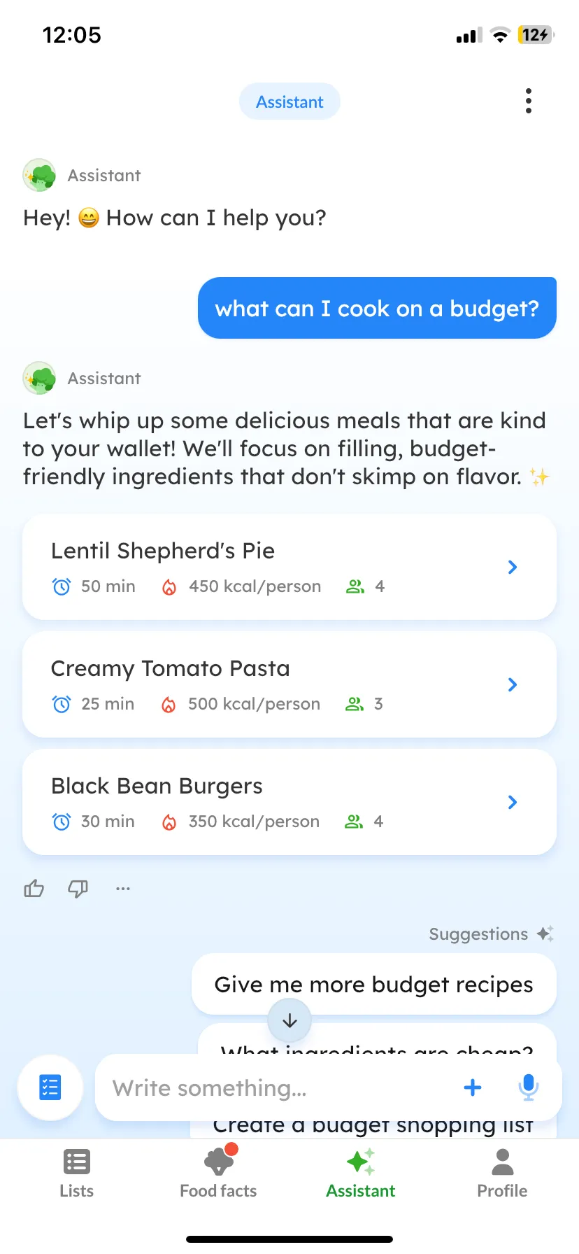 Listonic's assistant answering "what can I cook on a budget?" with Lentil Shepherd's Pie, Creamy Tomato Pasta and Black Bean Burgers, each showing time, calories per person and servings