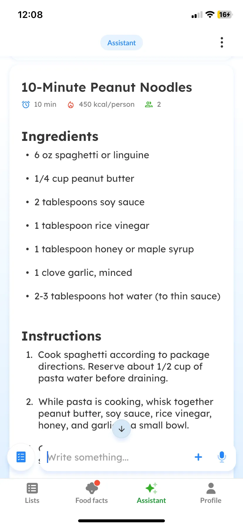 The 10-Minute Peanut Noodles recipe open in Listonic, listing 6 oz of spaghetti, a quarter cup of peanut butter, soy sauce, rice vinegar, honey and garlic, followed by numbered cooking instructions